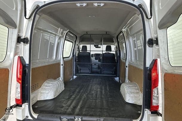 2022 Toyota Hiace SLWB image 30