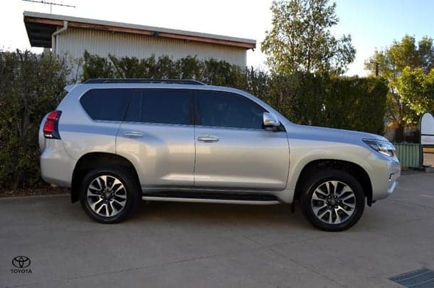 2022 Toyota Prado VX image 3