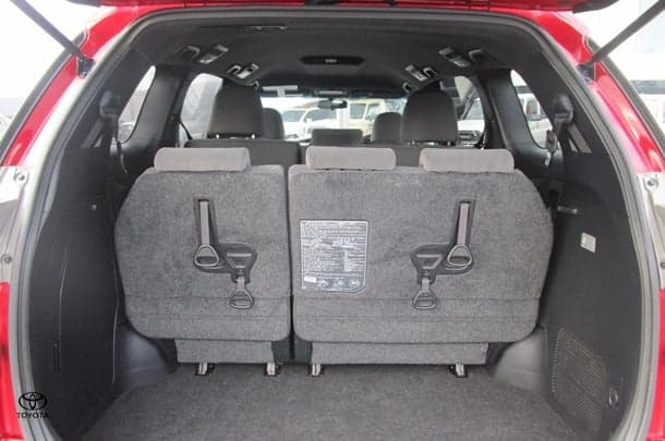 2019 Toyota Tarago GLX image 9