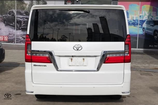 2020 Toyota Granvia Standard image 5