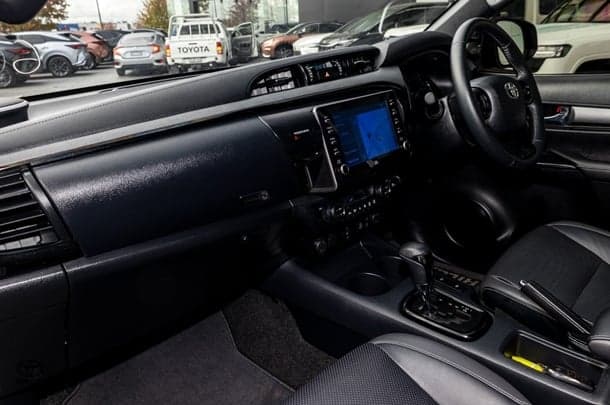 2023 Toyota HILUX Rogue image 8