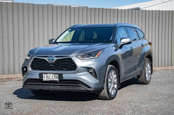 2022 Toyota KLUGER HYBRID AWD GRANDE image 33