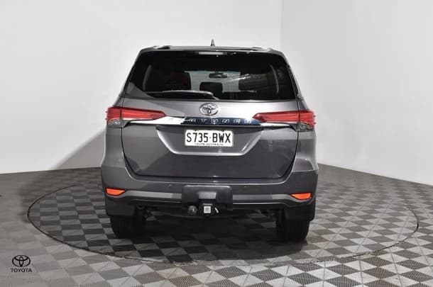 2018 Toyota Fortuner GXL image 4