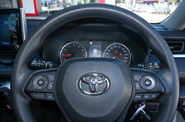 2019 TOYOTA RAV4 GX-2WD image 11