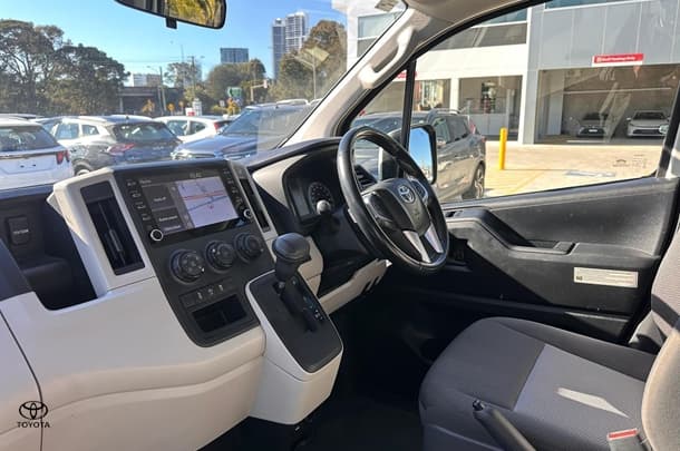 2021 Toyota HiAce LWB image 13