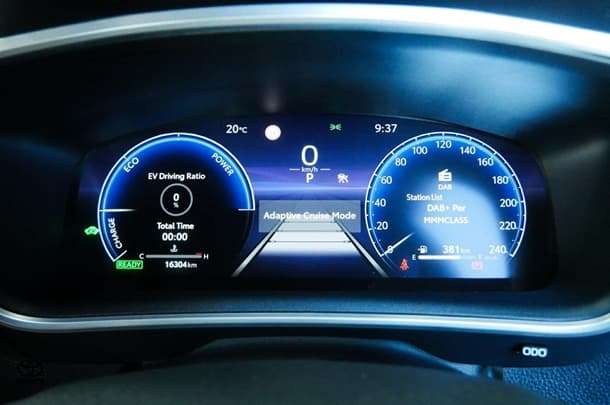 2023 Toyota Corolla Cross HV Atmos image 11