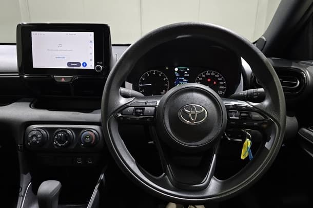 2024 Toyota Yaris Ascent Sport image 13