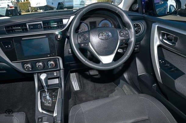 2016 Toyota Corolla Sedan SX image 7