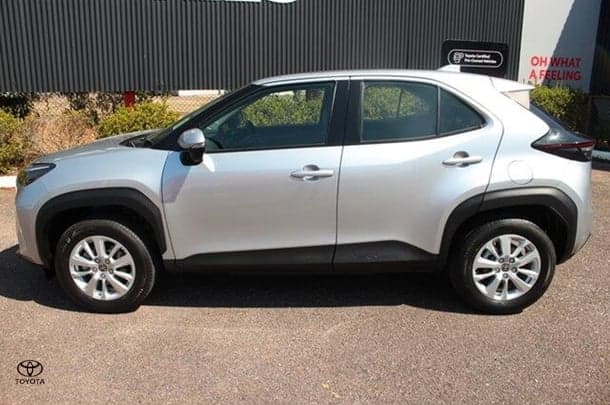 2023 Toyota Yaris Cross GX image 6