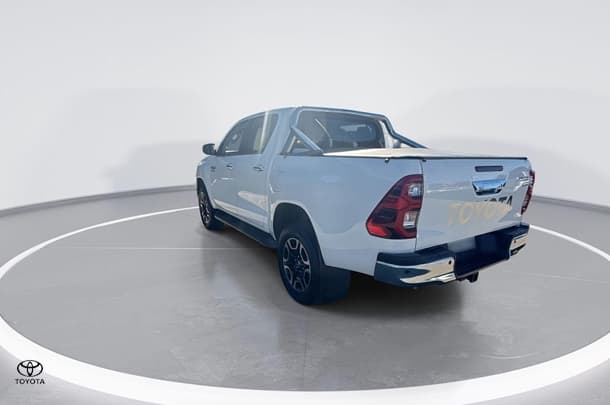 2020 Toyota Hilux SR5 image 6