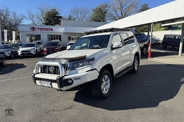 2022 Toyota Prado GXL image 3