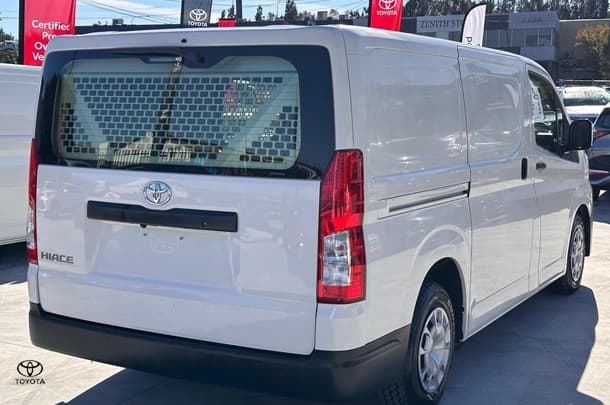 2021 Toyota HiAce LWB image 8