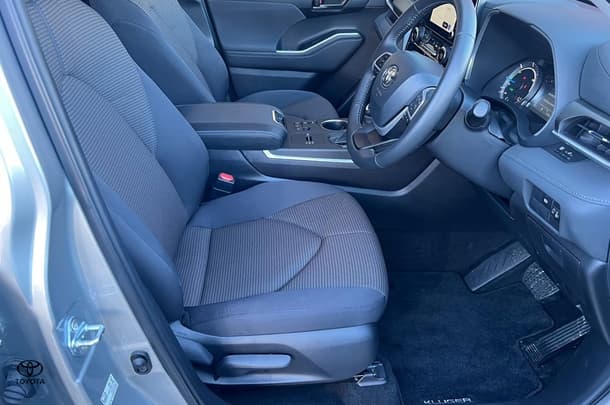 2024 Toyota Kluger GX image 14