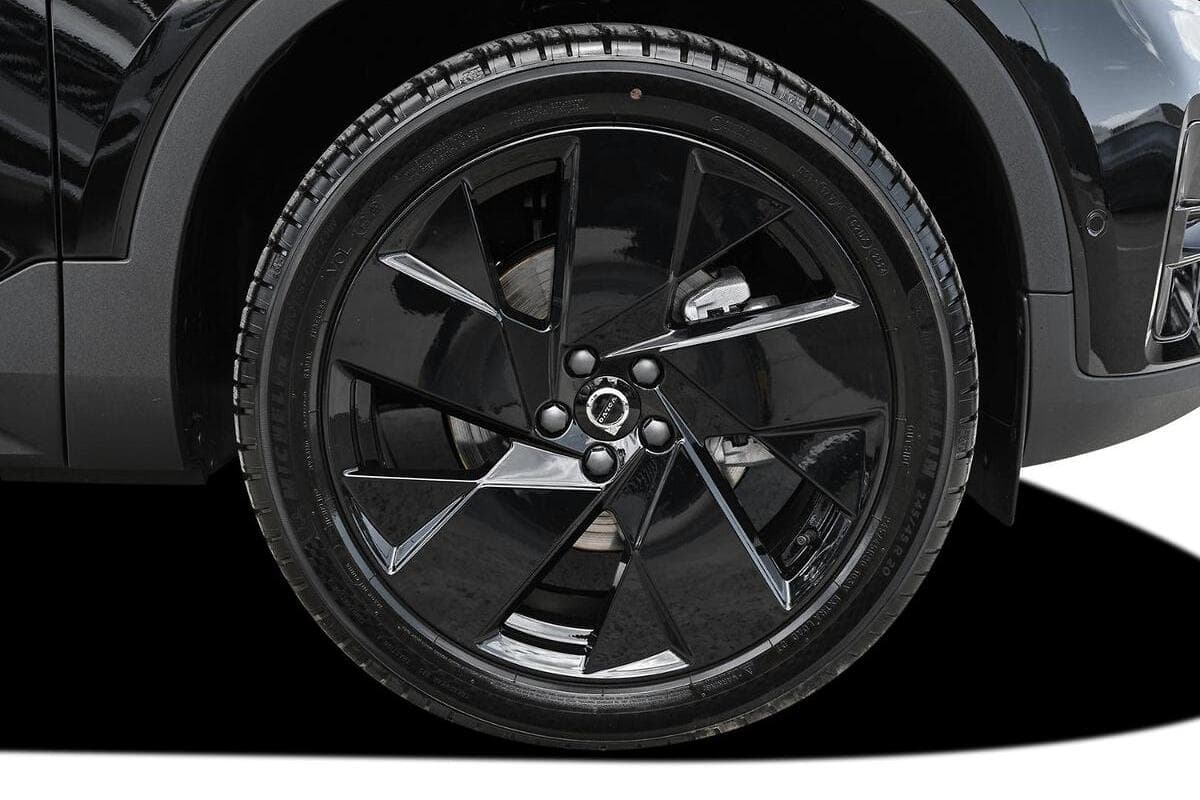 2025 Volvo XC40 Black Edition Auto AWD MY25 image 17