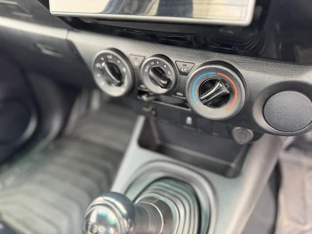 2019 Toyota Hilux Workmate image 13