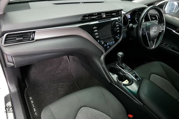 2018 Toyota Camry Ascent Sport image 16