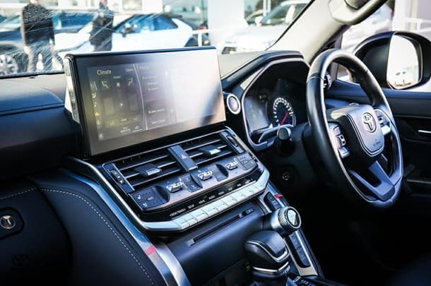2023 Toyota Landcruiser VX image 23