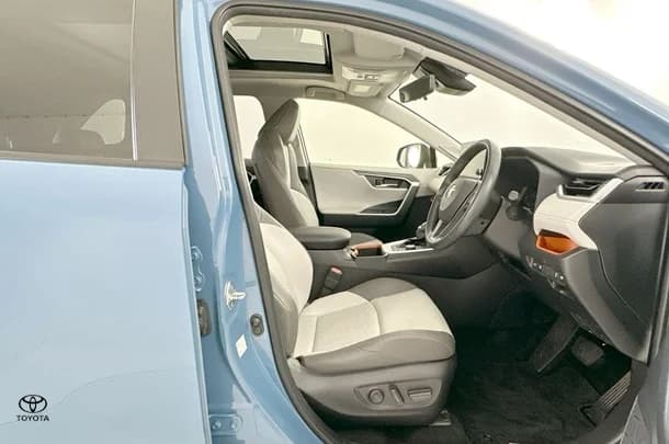 2022 Toyota RAV4 Edge AWD image 38