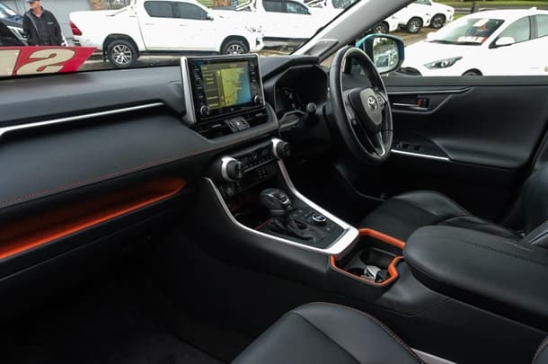 2019 Toyota RAV4 Edge AWD image 8