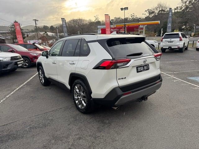 2021 Toyota RAV4 Cruiser 2WD image 5