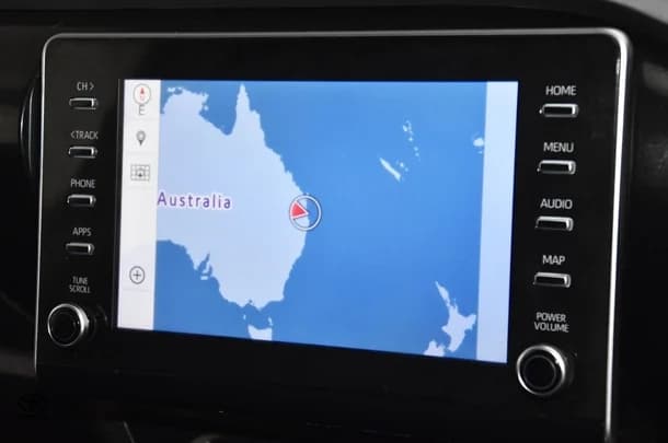 2024 Toyota Hilux 4x4 SR5 image 11