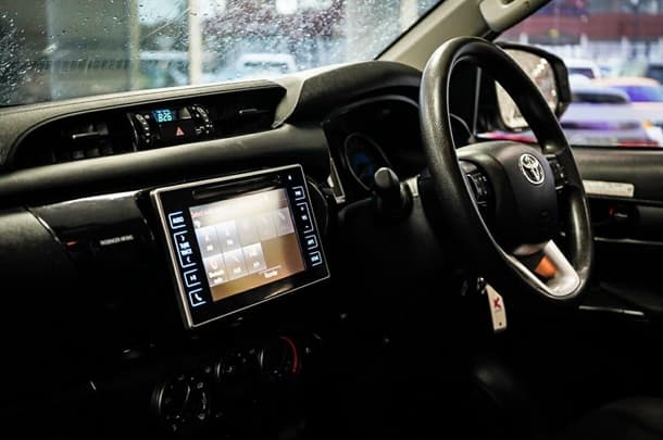 2019 Toyota Hilux 4x4 SR image 26