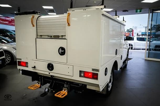 2019 Toyota Hilux 4x4 SR image 8