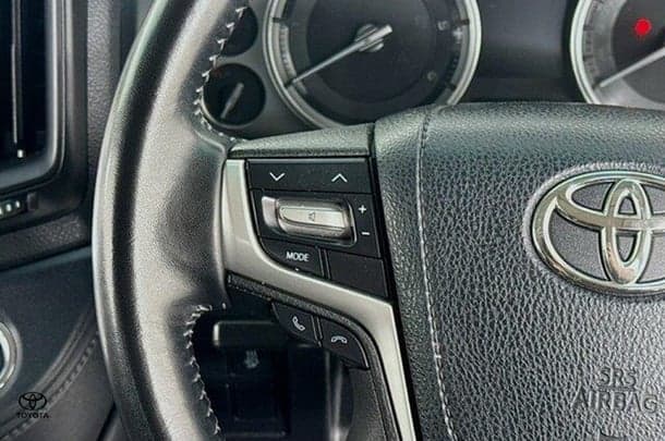 2021 Toyota LANDCRUISER GXL image 17
