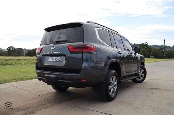 2022 Toyota Landcruiser VX image 6