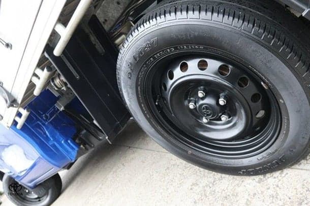2020 Toyota Hilux 4x2 Workmate image 4