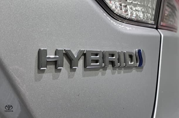 2024 Toyota COROLLA SEDAN HYBRID Ascent Sport image 10
