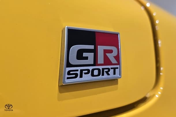 2023 Toyota C-HR Hybrid GR-S image 8