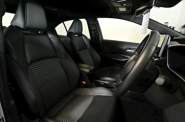2022 Toyota Corolla Sedan Hybrid ZR image 10