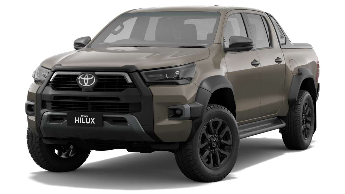 2024 Toyota Hilux 4x4 Rogue 48V Double-Cab Pick-Up image 4