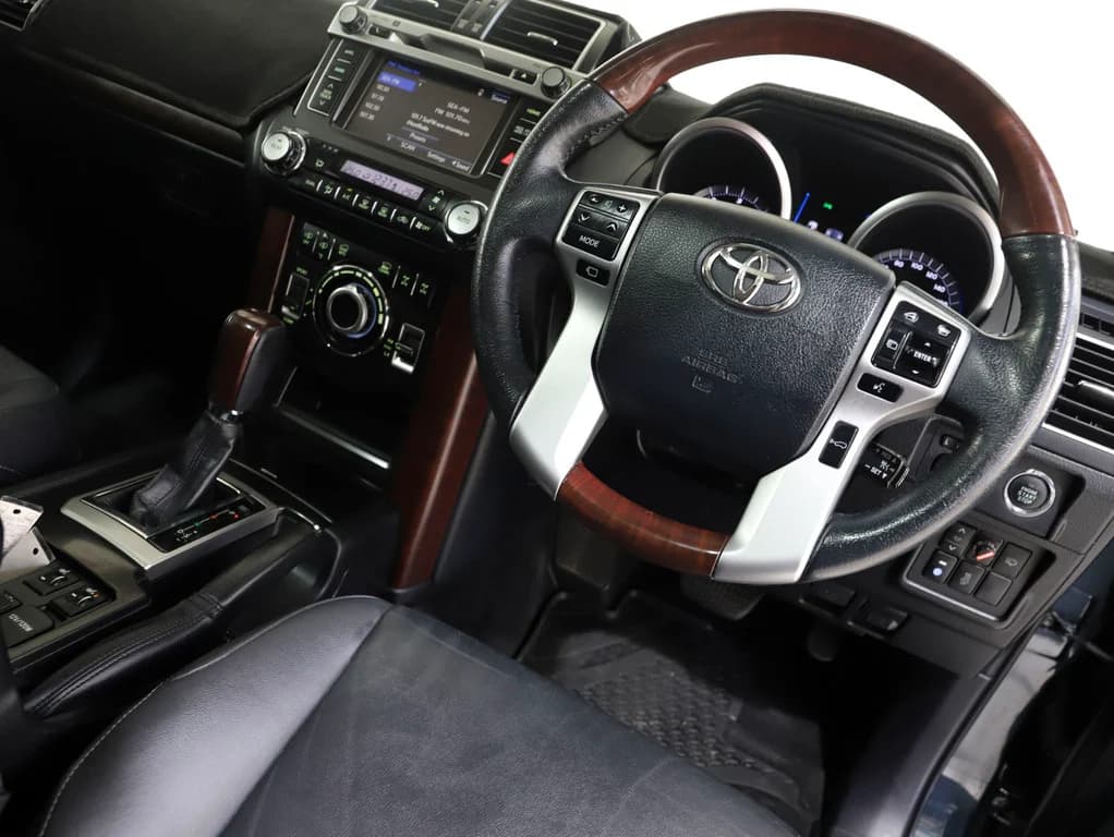 2017 Toyota Prado Kakadu image 24
