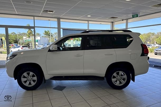2022 Toyota Prado GXL image 13