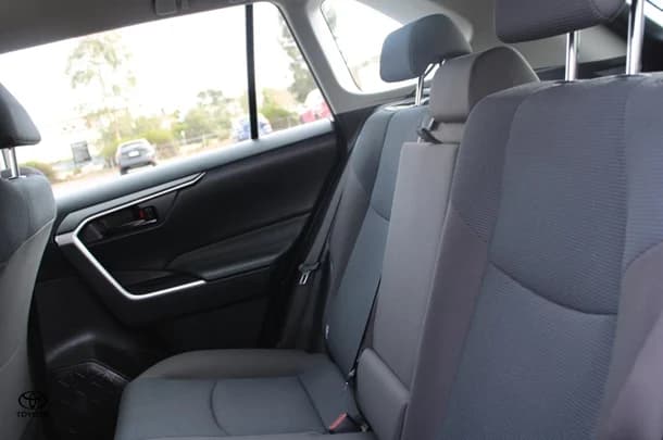 2023 Toyota RAV4 Hybrid GX-2WD image 19
