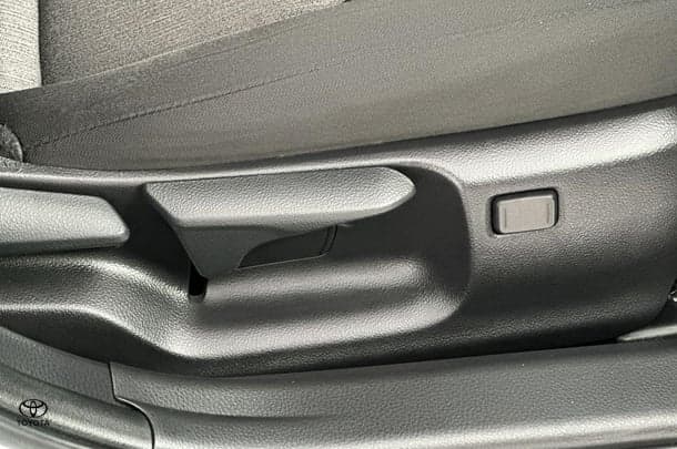 2023 Toyota Camry Hybrid Ascent image 12