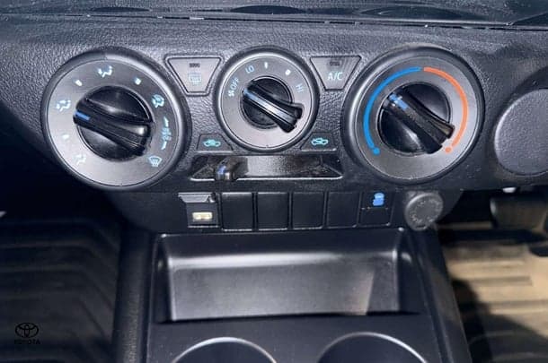 2024 Toyota Hilux Workmate image 24
