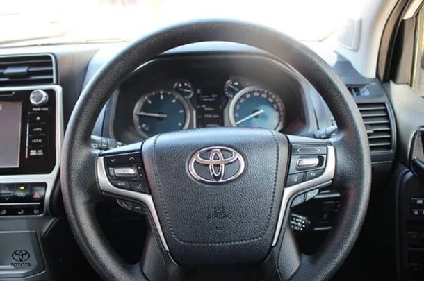 2018 Toyota Prado GX image 17