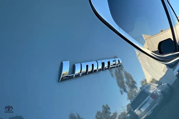 2024 Toyota Tundra Limited image 8