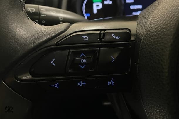 2023 Toyota Yaris Cross Hybrid GXL image 15