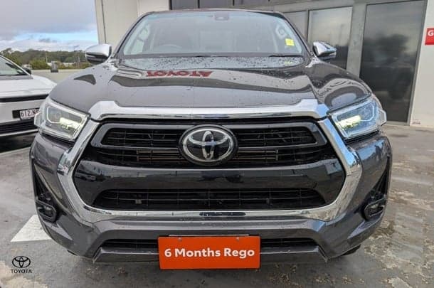 2022 Toyota Hilux SR5 image 9