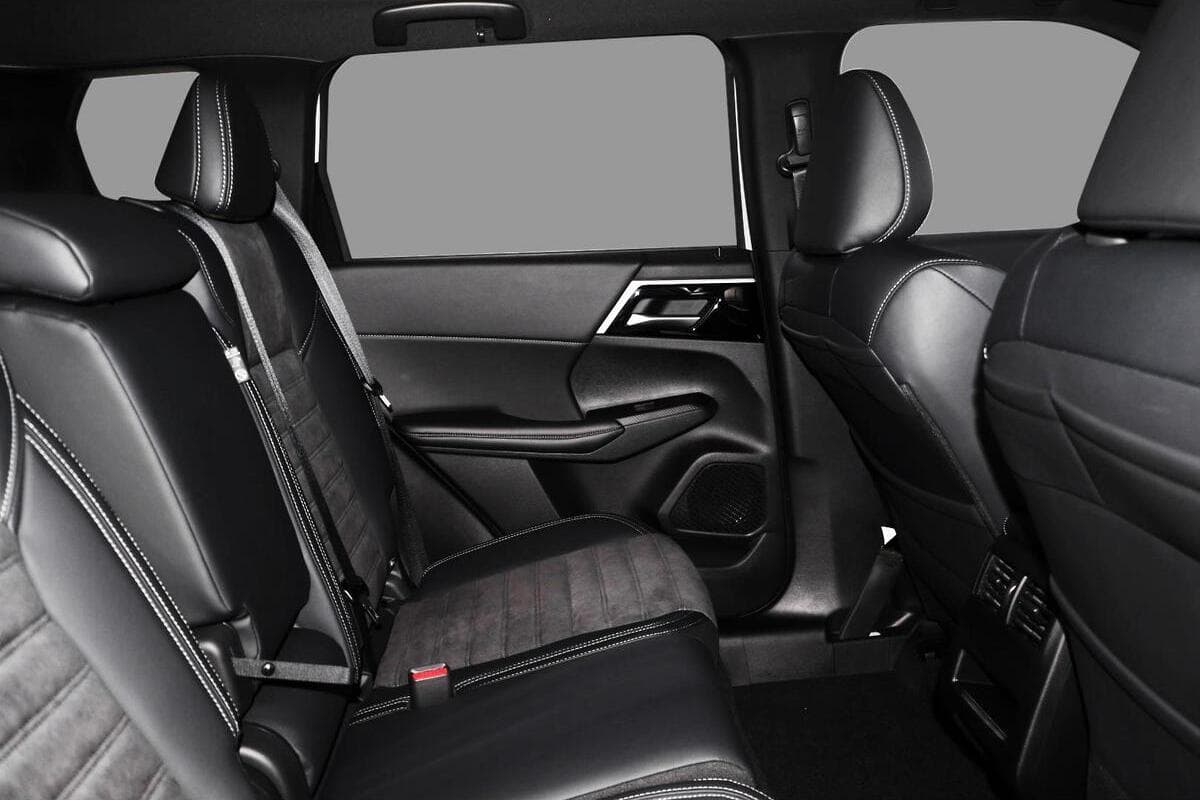 2024 Mitsubishi Outlander Black Edition ZM Auto 2WD MY24 image 9