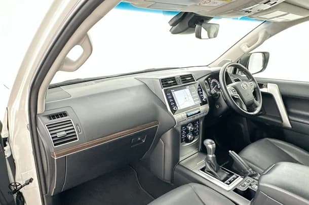 2022 Toyota Prado Kakadu image 20