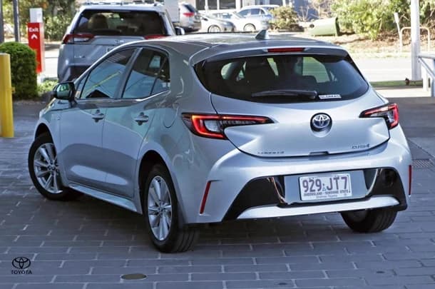 2024 Toyota Corolla Hatch Hybrid Ascent Sport image 4