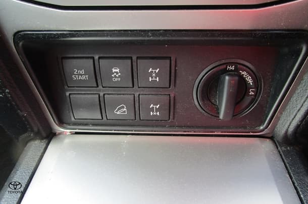 2020 Toyota Prado GXL image 19