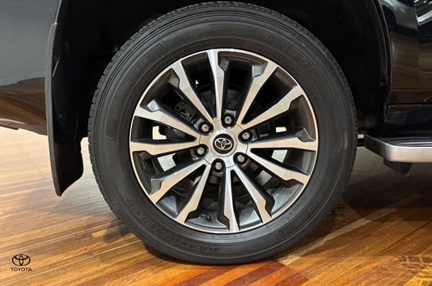 2021 Toyota Prado Kakadu image 8