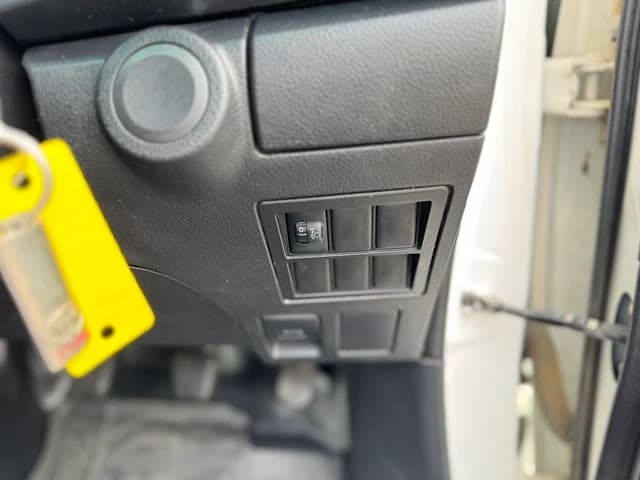 2019 Toyota Hilux Workmate image 15
