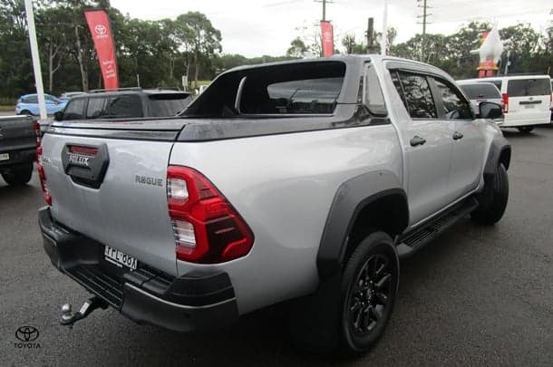 2024 Toyota Hilux Rogue image 3